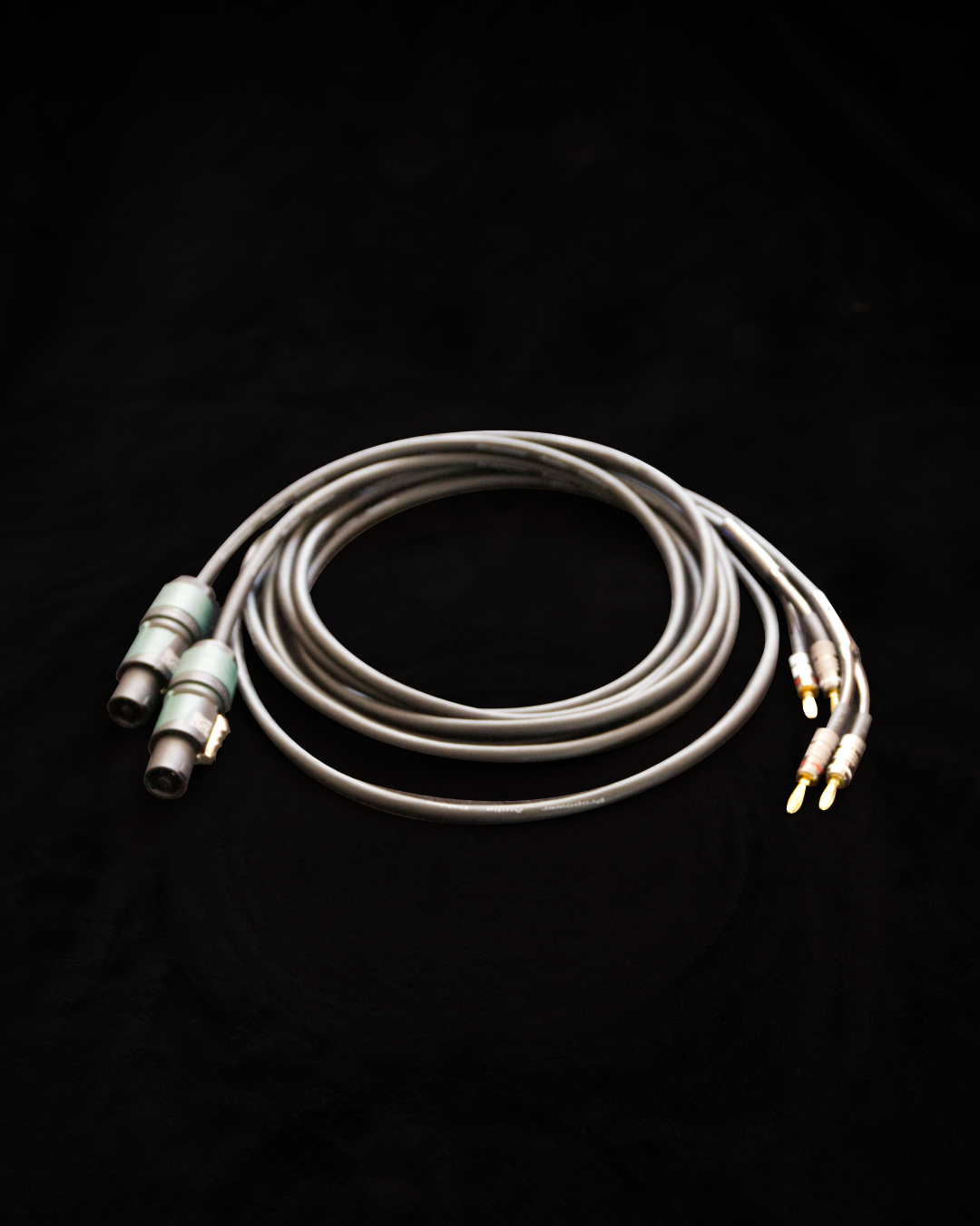 2.5m Banana Plug to Speakon cable (Pair)